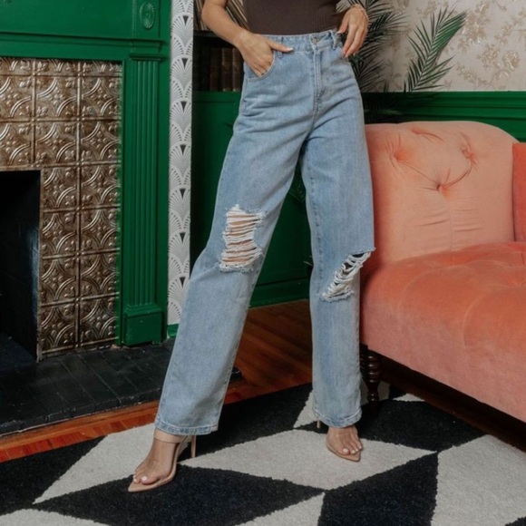 Kittenish Liza Straight Leg High Rise Distressed Light Wash Jeans - Picture 1 of 11